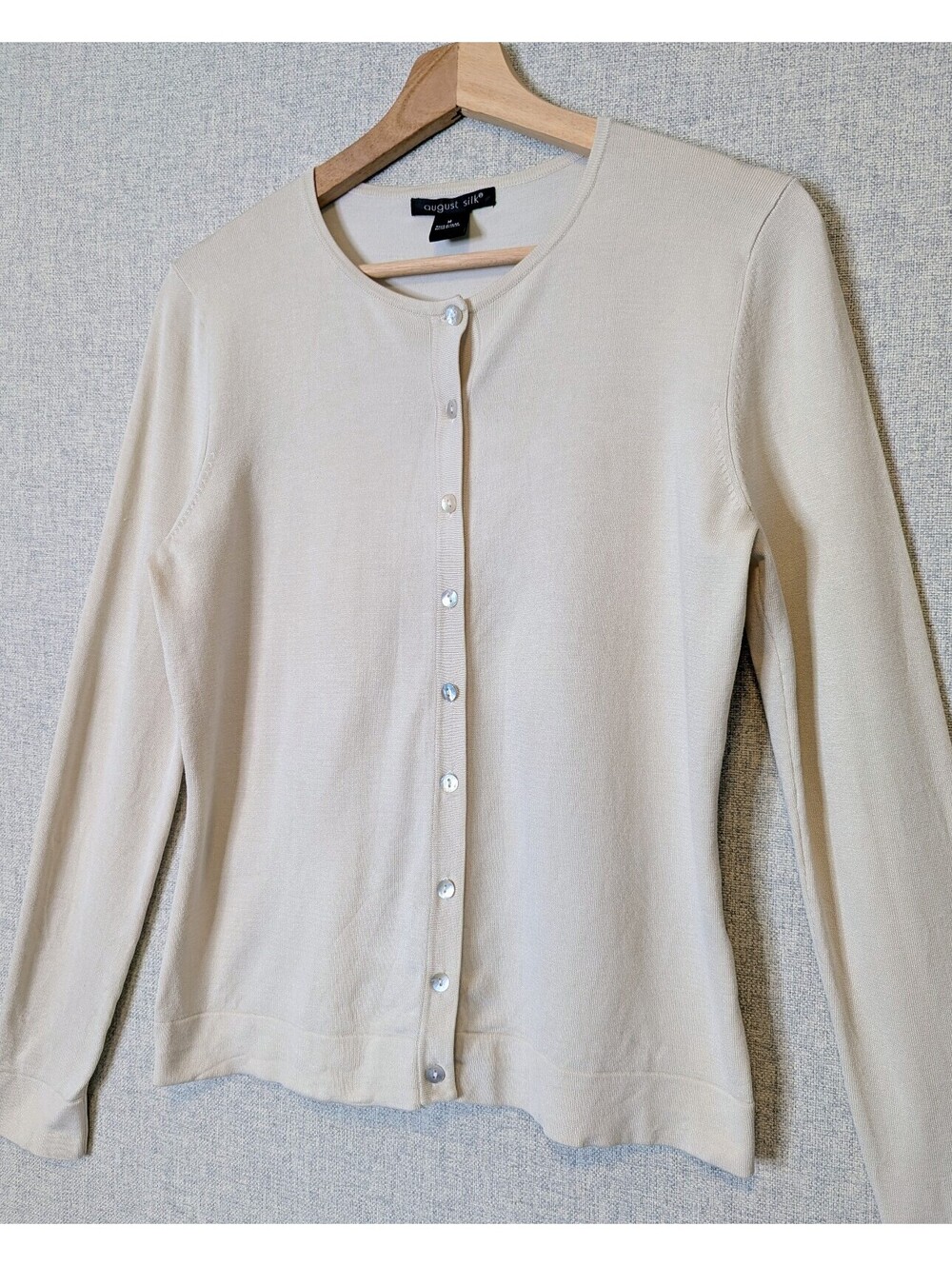 Minimalist silk blend lightweight crew neck cardigan - Picture 2 of 6